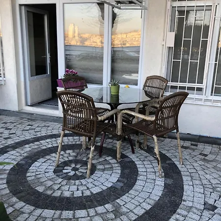 Sea View House Апарт-отель Стамбул