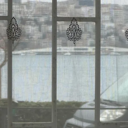 Aparthotel Sea View House 4*