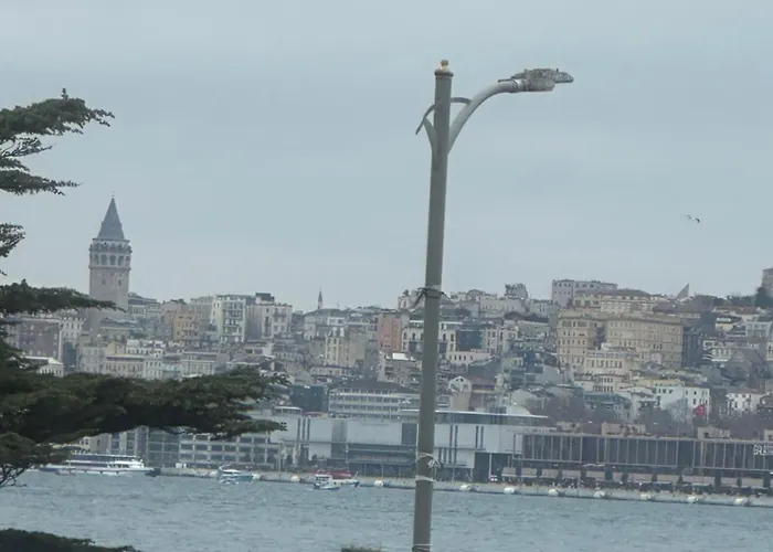 Sea View House Aparthotel 4*