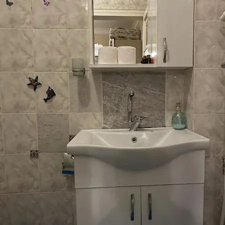 Sea View House 4*